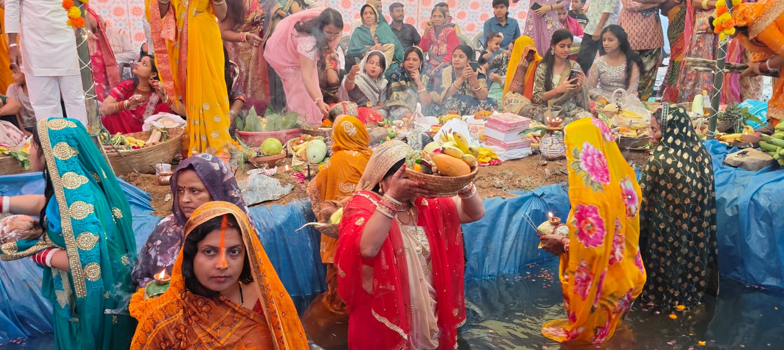 अस्ताचंल सूर्य को दिया अघ्र्य अस्ताचंल सूर्य को दिया अघ्र्य