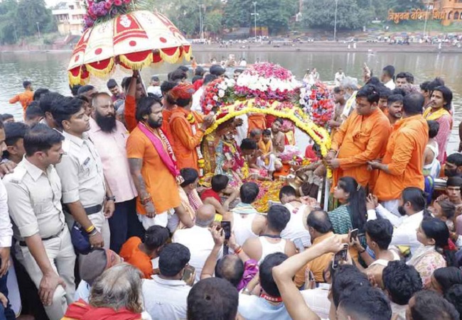उज्जैन में धूमधाम से निकली बाबा महाकाल की सवारी