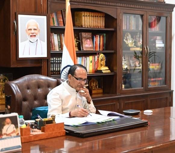 केंद्रीय कृषि एवं किसान कल्याण और ग्रामीण विकास मंत्री शिवराज सिंह चौहान केंद्रीय कृषि एवं किसान कल्याण और ग्रामीण विकास मंत्री शिवराज सिंह चौहान