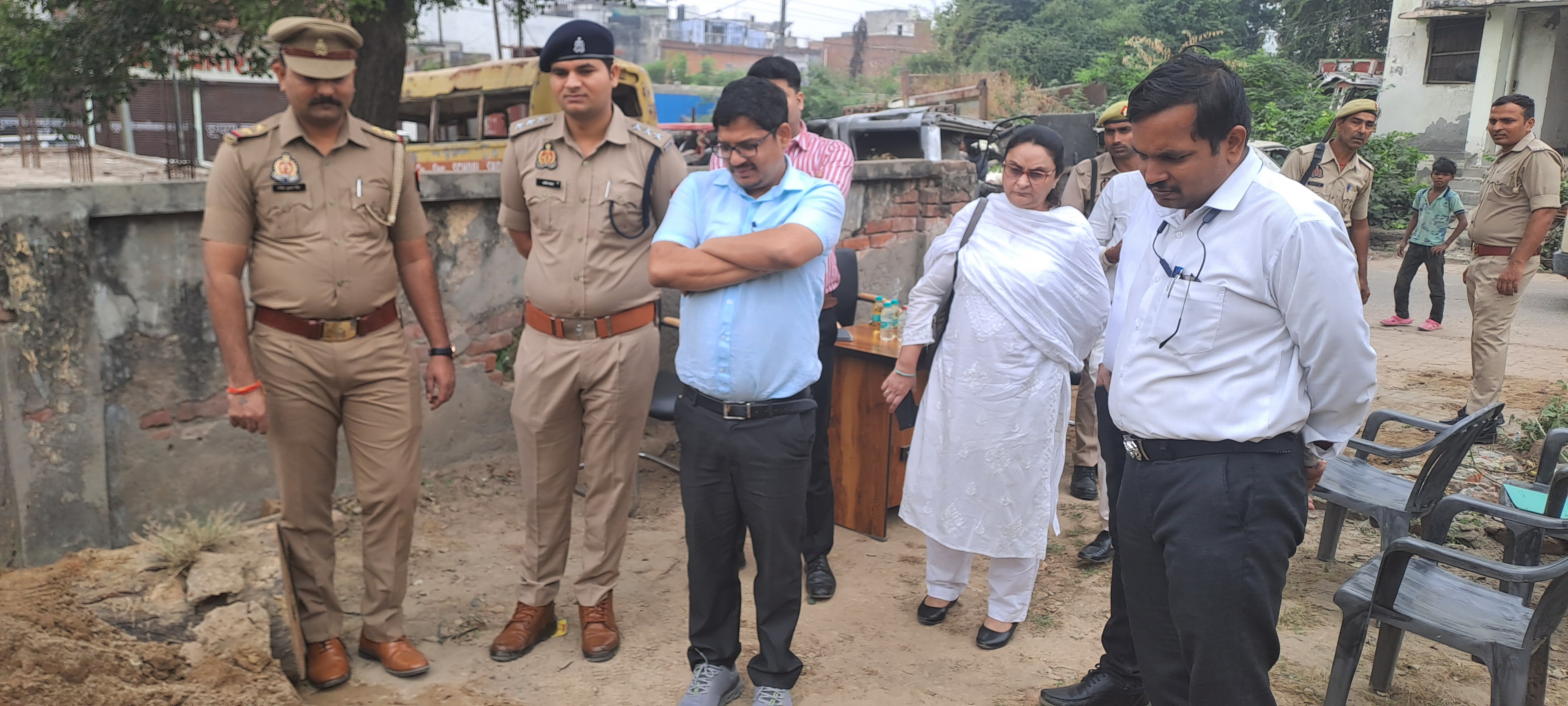 पकड़ी गई अवैध शराब नष्ट कराई पकड़ी गई अवैध शराब नष्ट कराई