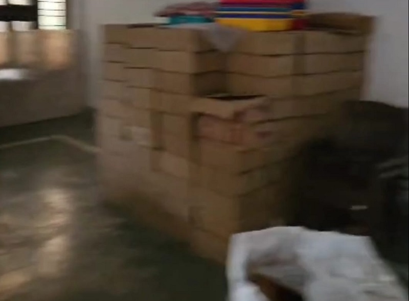 आबकारी विभाग ने घाटीगाँव क्षेत्र में पकड़ी अवैध शराब की फैक्ट्री आबकारी विभाग ने घाटीगाँव क्षेत्र में पकड़ी अवैध शराब की फैक्ट्री