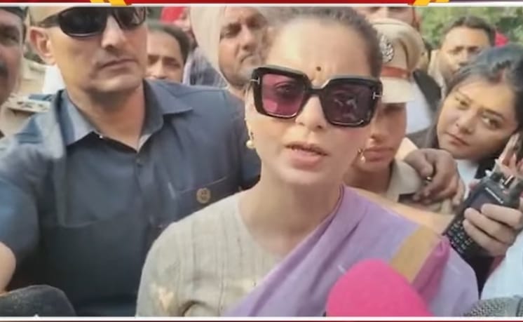 कंगना रानाैत बठिंडा में पत्रकाराें से बातचीत करते हुए कंगना रानाैत बठिंडा में पत्रकाराें से बातचीत करते हुए