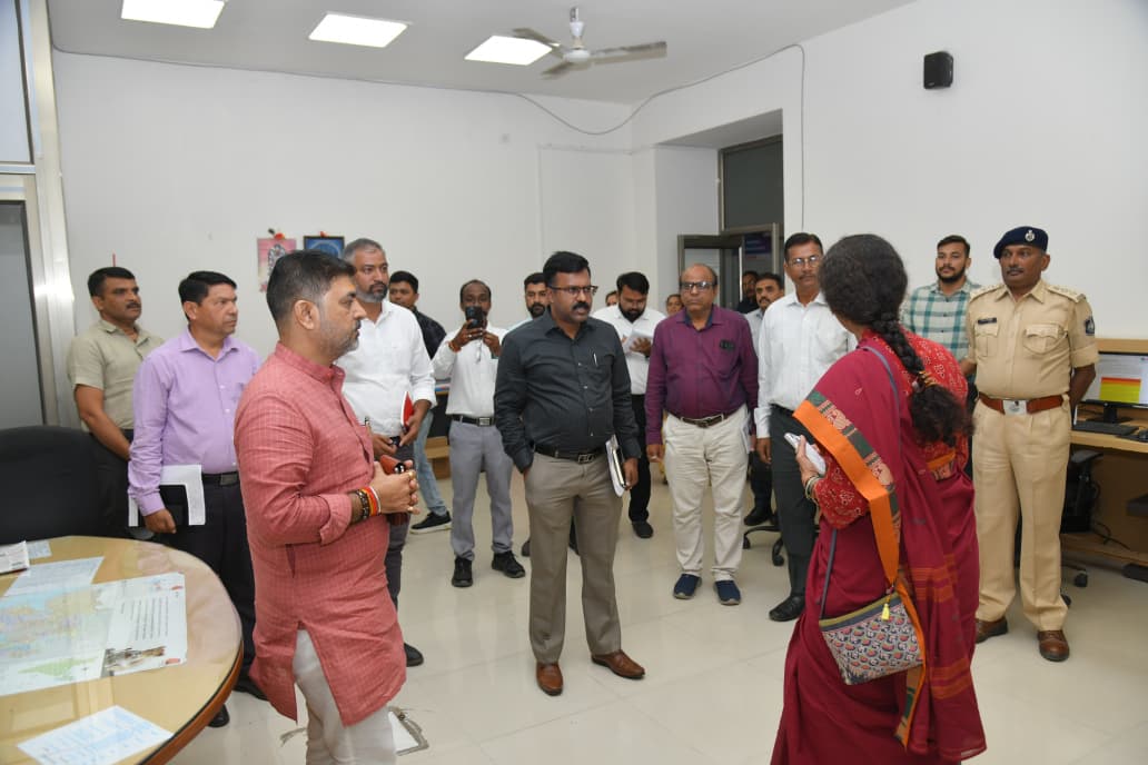 SEOC, ગાંધીનગર ખાતે બેઠક યોજાઈ SEOC, ગાંધીનગર ખાતે બેઠક યોજાઈ