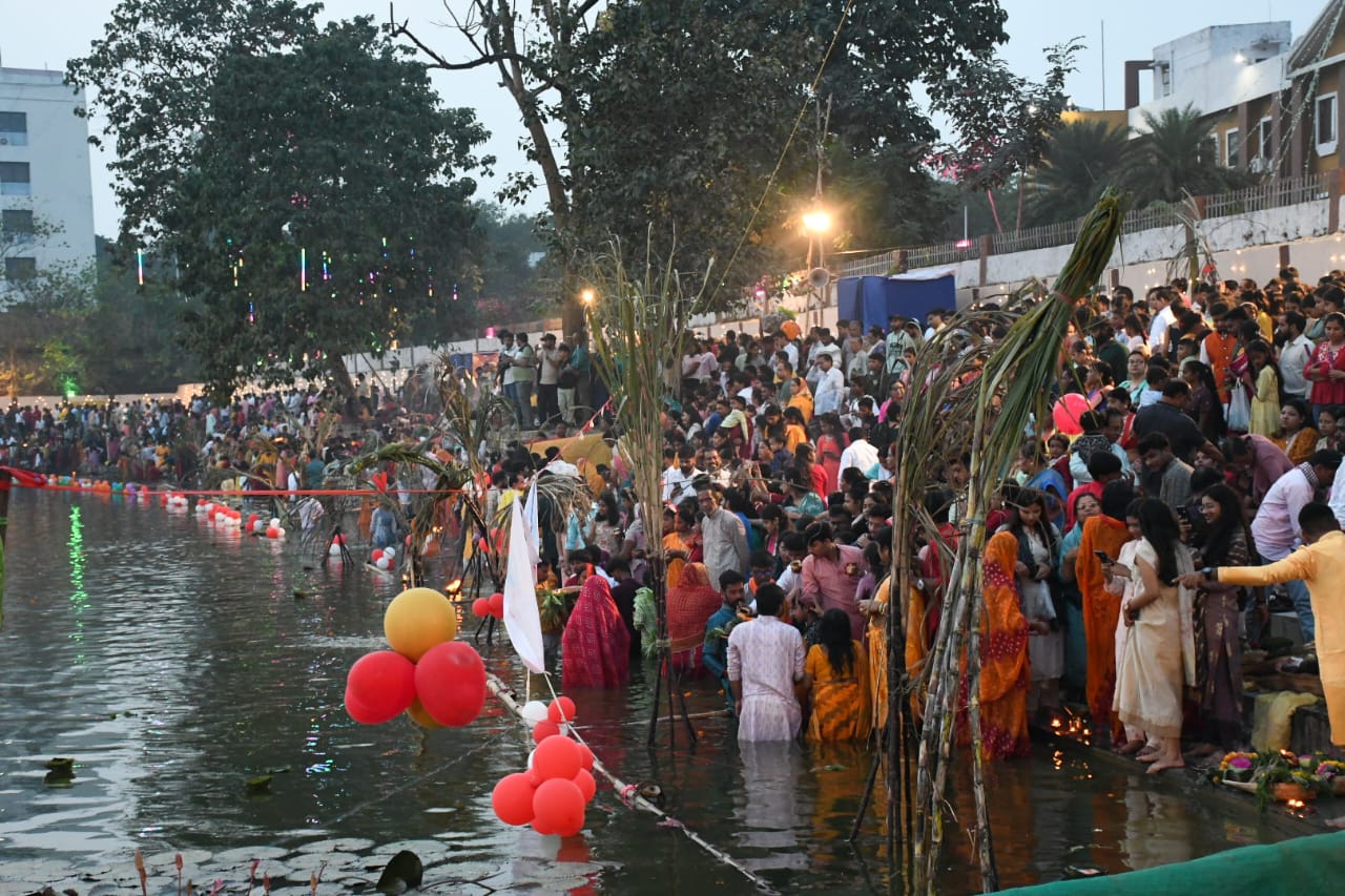 छठ घाट की तस्वीर