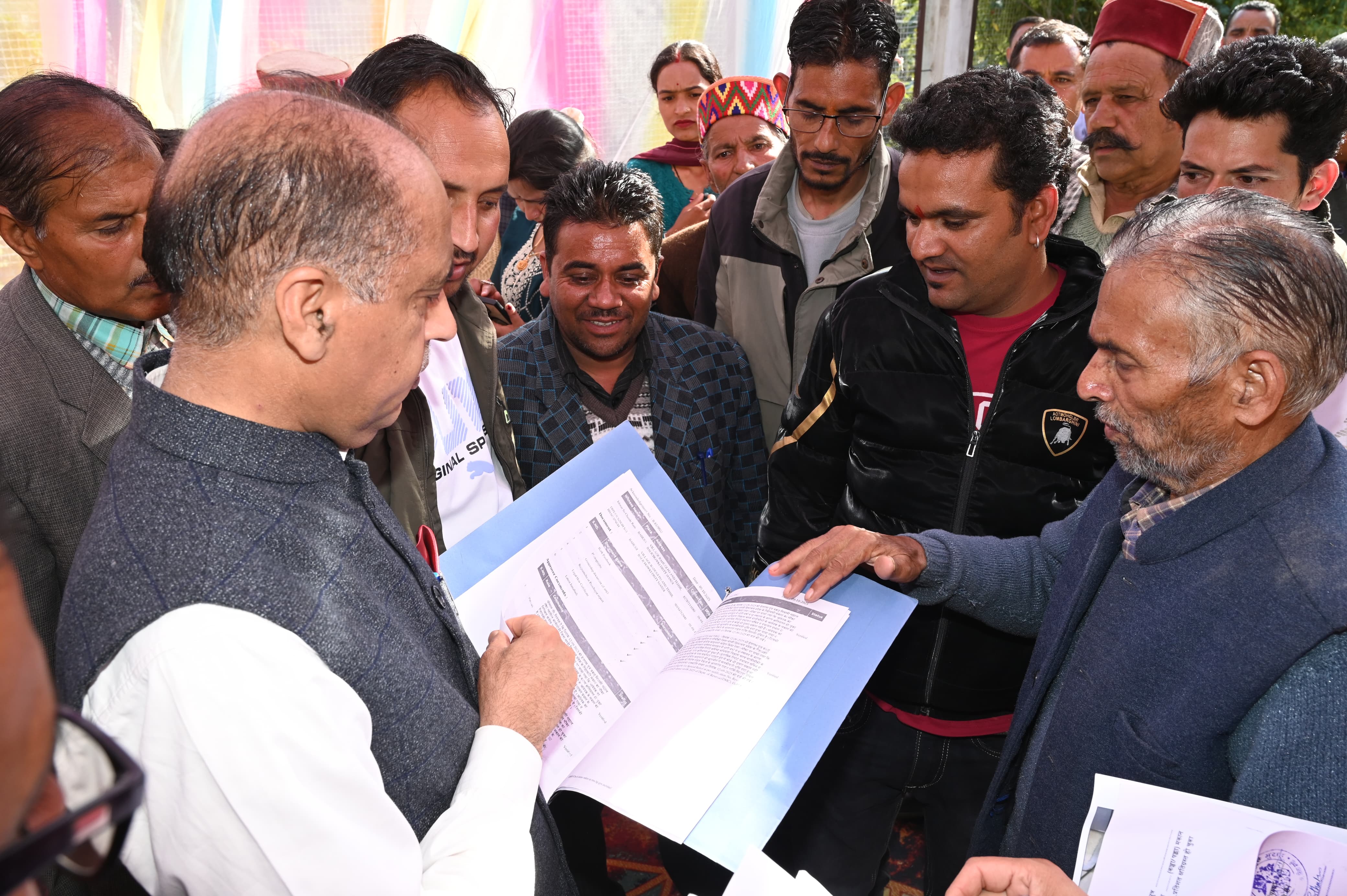 जयराम ठाकुर लोगों को सबोधित करते हुए। जयराम ठाकुर लोगों को सबोधित करते हुए।