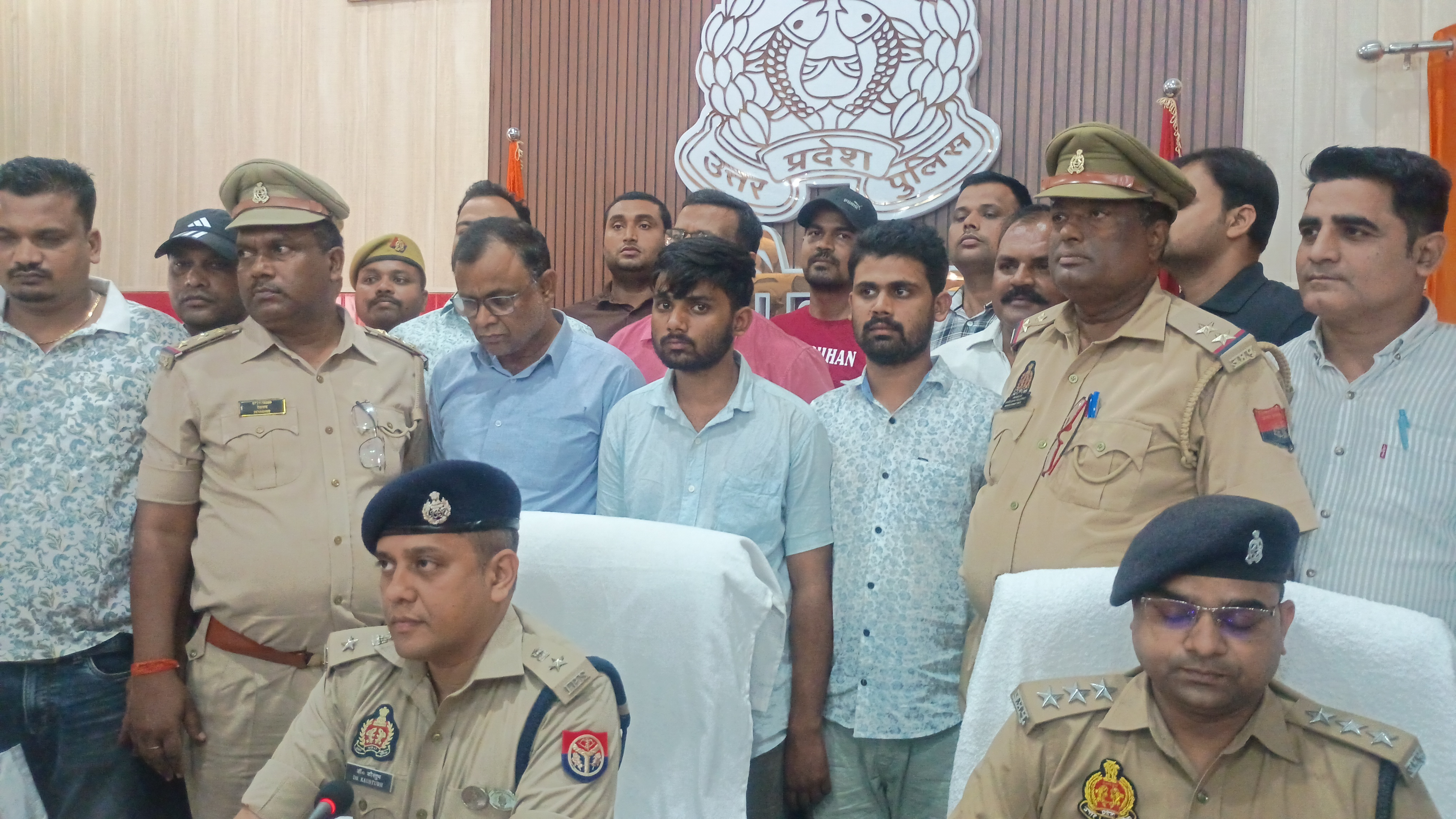 गिरफ्तार आरोपित पुलिस अभिरक्षा में