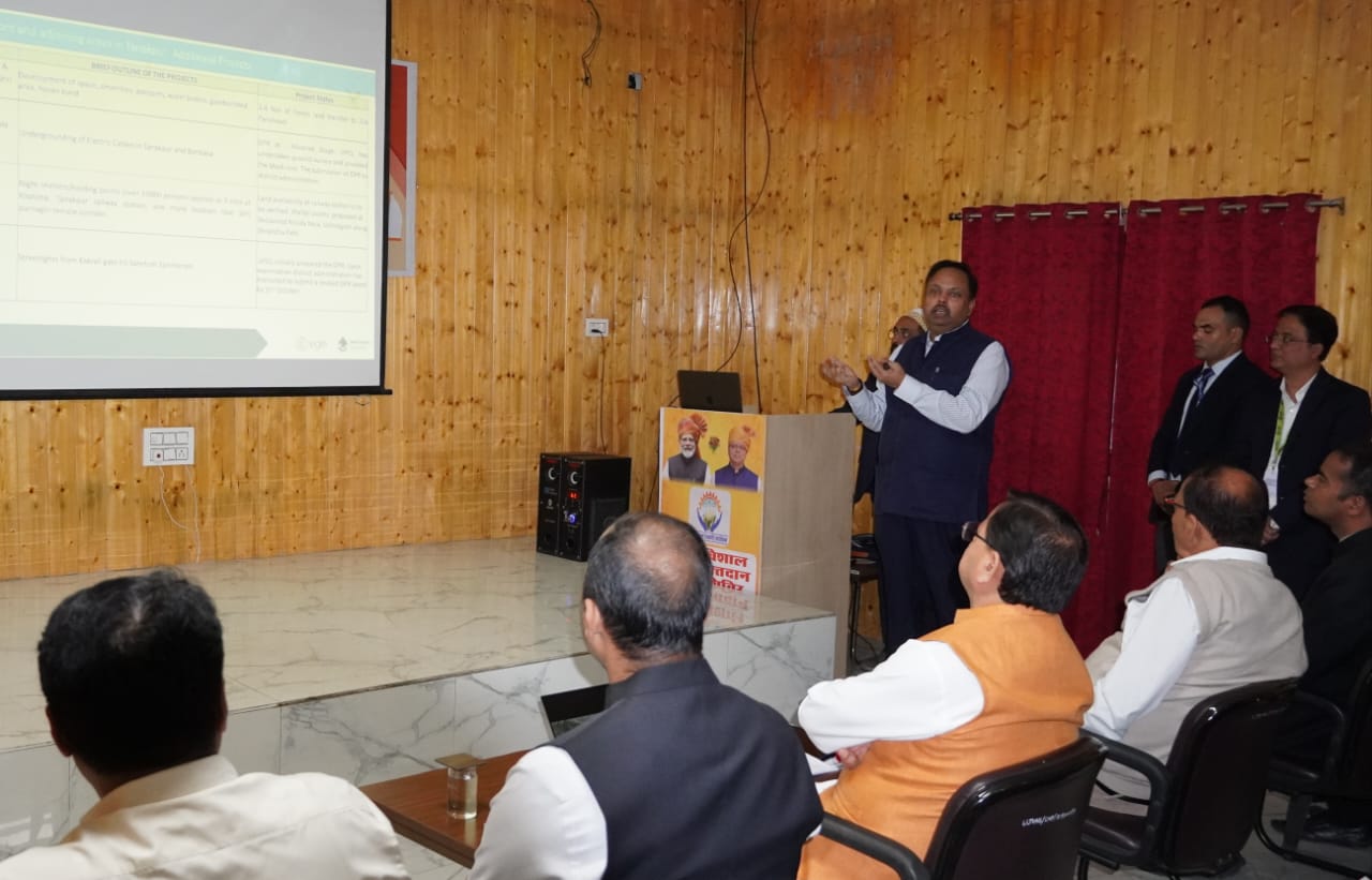 शारदा कॉरिडोर परियोजना की समीक्षा करते मुख्यमंत्री धामी शारदा कॉरिडोर परियोजना की समीक्षा करते मुख्यमंत्री धामी