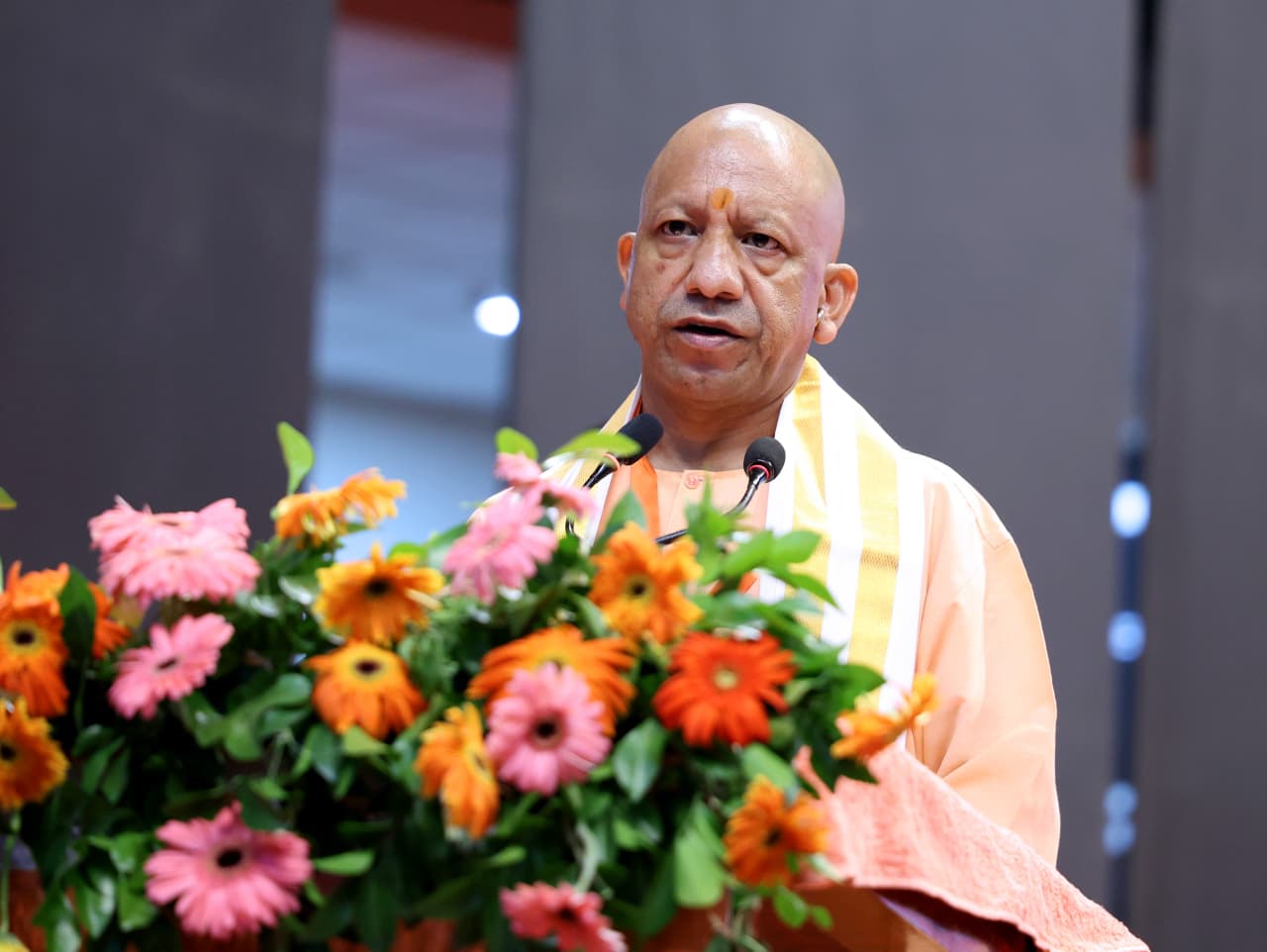 सभा को संबोधित करते मुख्यमंत्री योगी आदित्यनाथ