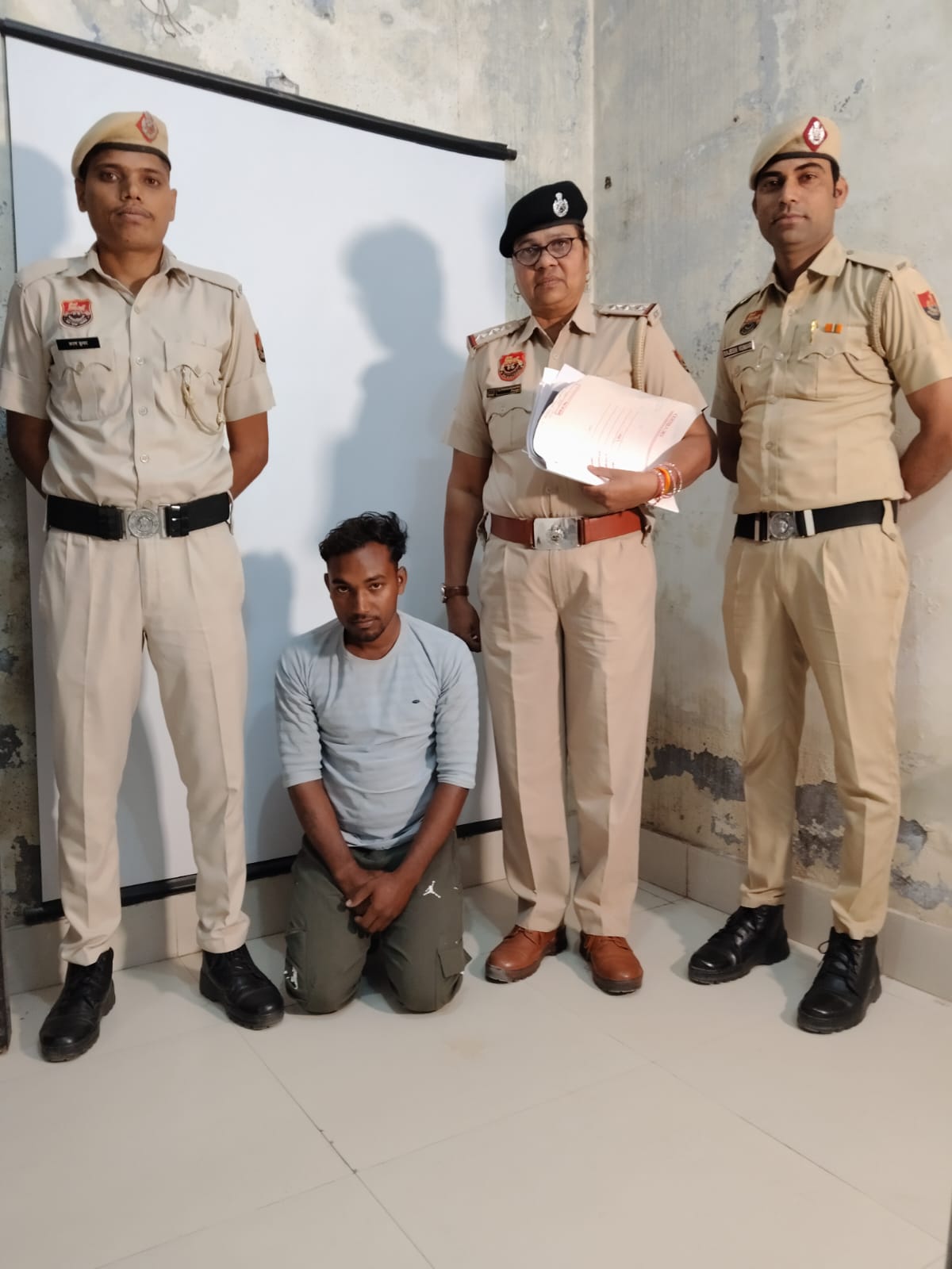 महिला की अश£ील वीडियो वायरल करने के मामले में पकड़ा गया आरोपी।