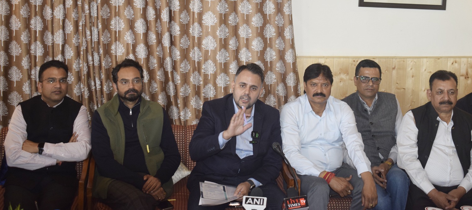 पत्रकार वार्ता को सम्बोधित करते हुए गोकुल बुटेल। पत्रकार वार्ता को सम्बोधित करते हुए गोकुल बुटेल।