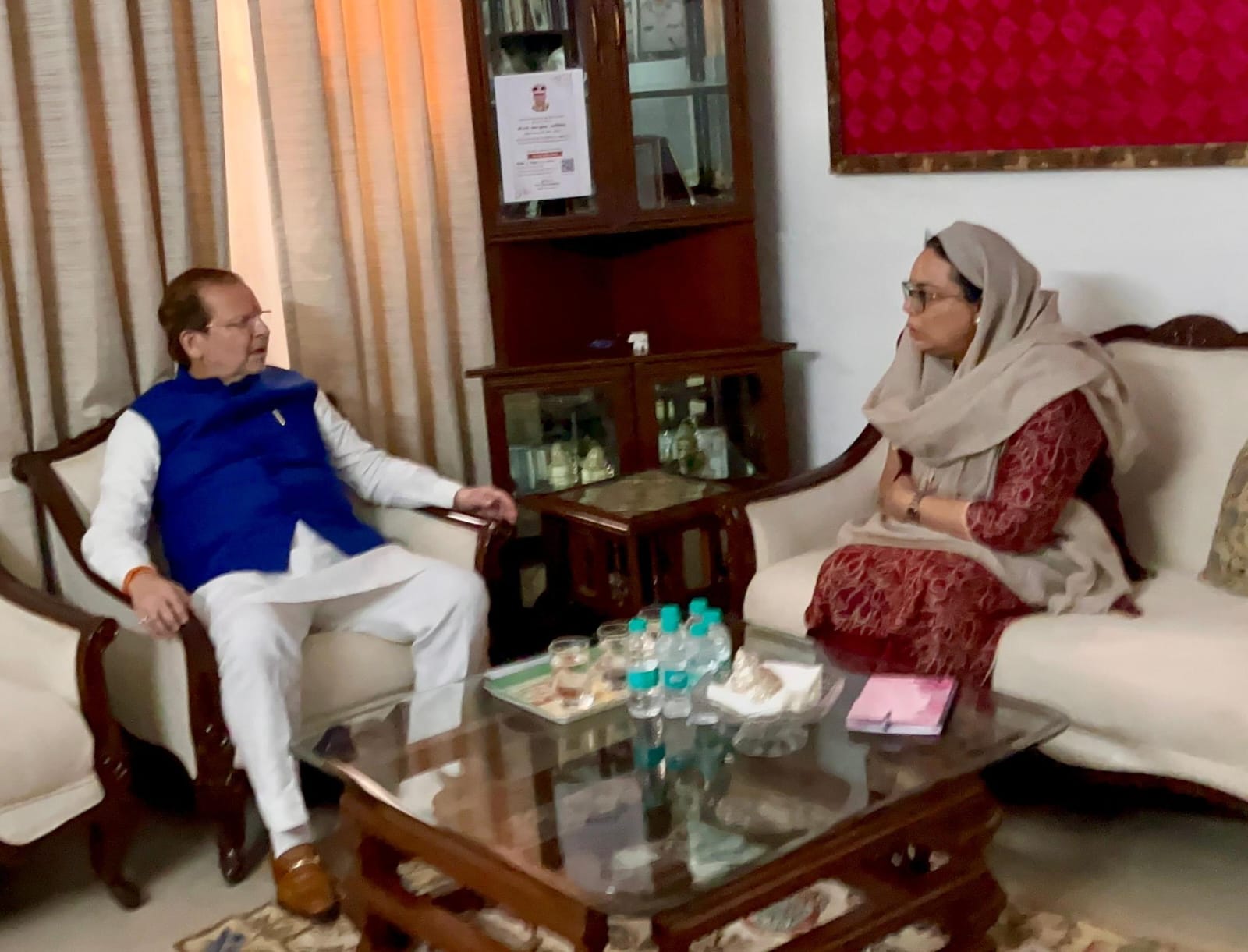 हरियाणा के सहकारिता मंत्री अरविंद शर्मा अमनीत पी कुमार से मुलाकात करते हुए हरियाणा के सहकारिता मंत्री अरविंद शर्मा अमनीत पी कुमार से मुलाकात करते हुए