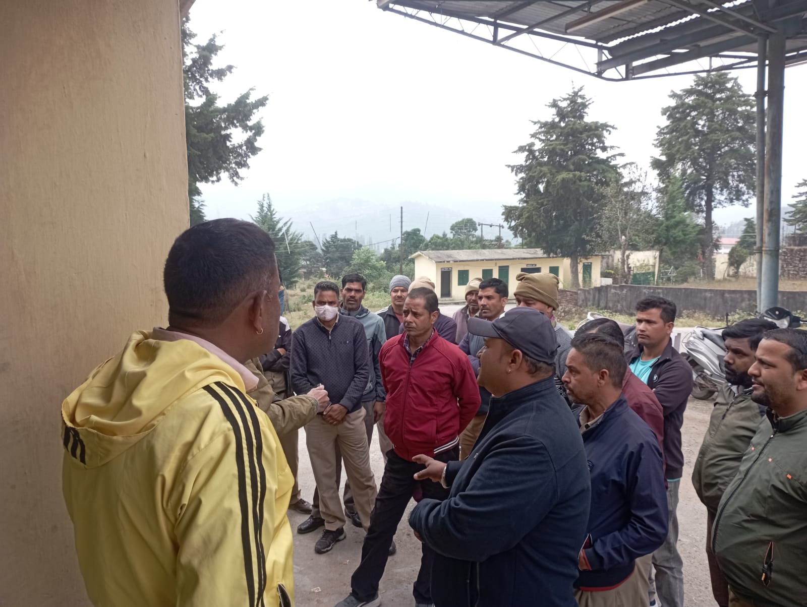 आंदोलन करते रोडवेज कर्मचारी आंदोलन करते रोडवेज कर्मचारी