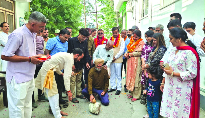 निर्माण कार्य शुभारम्भ अवसर पर निर्माण कार्य शुभारम्भ अवसर पर