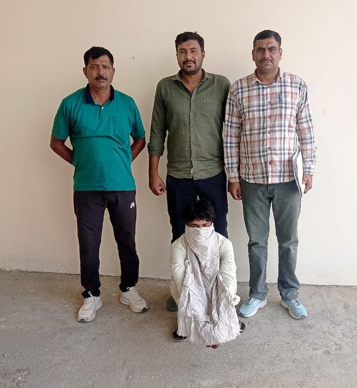 पानीपत पुलिस हिरासत में अवैध हथियार रखने का आरोपी पानीपत पुलिस हिरासत में अवैध हथियार रखने का आरोपी