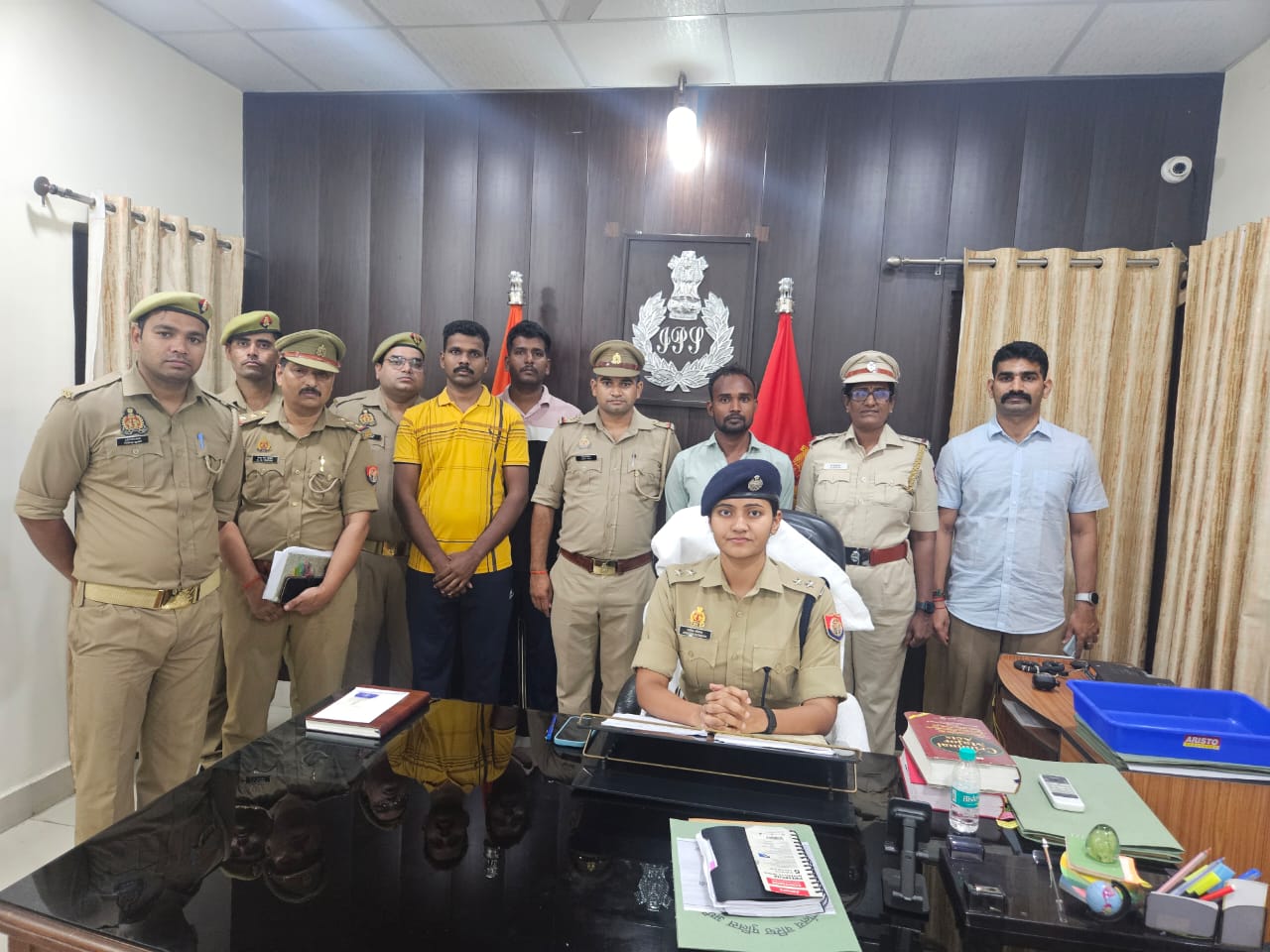 जानकारी देते हुए प्रशिक्षु आईपीएस नोमान जानकारी देते हुए प्रशिक्षु आईपीएस नोमान