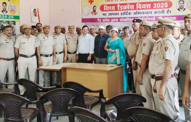 सोनीपत रैडक्रॉस शाखा ने हैबीटेट क्लब में ट्रैफिक पुलिसकर्मी सीपीआर कार्यशाला में सोनीपत रैडक्रॉस शाखा ने हैबीटेट क्लब में ट्रैफिक पुलिसकर्मी सीपीआर कार्यशाला में