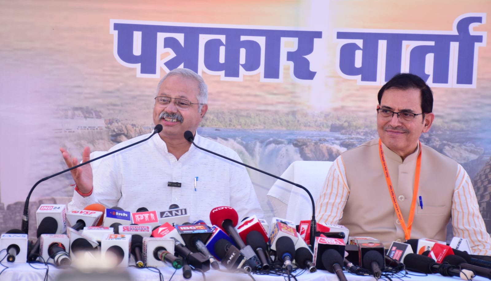 (अपडेट) पंच परिवर्तन का संदेश लेकर घर-घर सम्पर्क,हिन्दू सम्मेलन जैसे विषयों पर संघ की अखिल भारतीय बैठक में होगी विस्तार से चर्चा (अपडेट) पंच परिवर्तन का संदेश लेकर घर-घर सम्पर्क,हिन्दू सम्मेलन जैसे विषयों पर संघ की अखिल भारतीय बैठक में होगी विस्तार से चर्चा