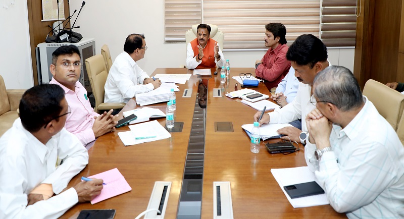 उप मुख्यमंत्री ने की स्वास्थ्य एवं चिकित्सा शिक्षा विभाग के विकास कार्यों की समीक्षा