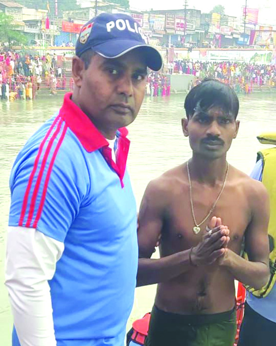 रेस्क्ूय किया युवक रेस्क्ूय किया युवक