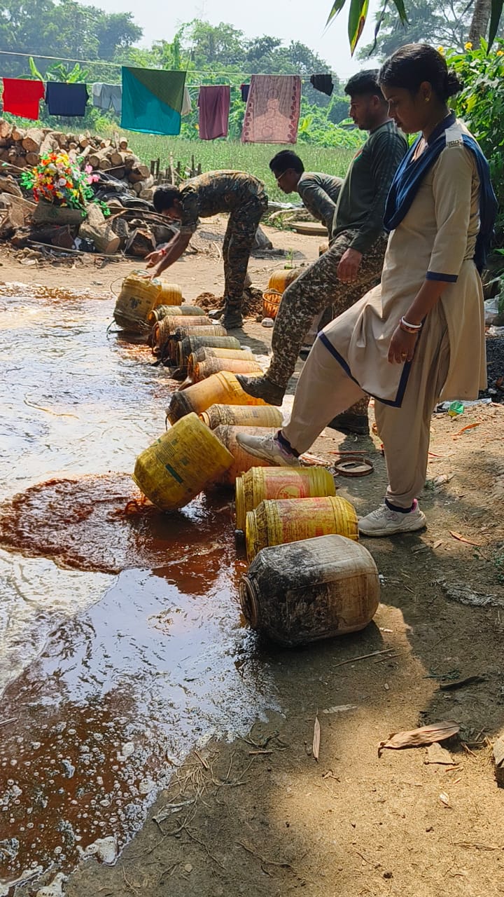 घाटल कई स्थानों पर छापामारी की