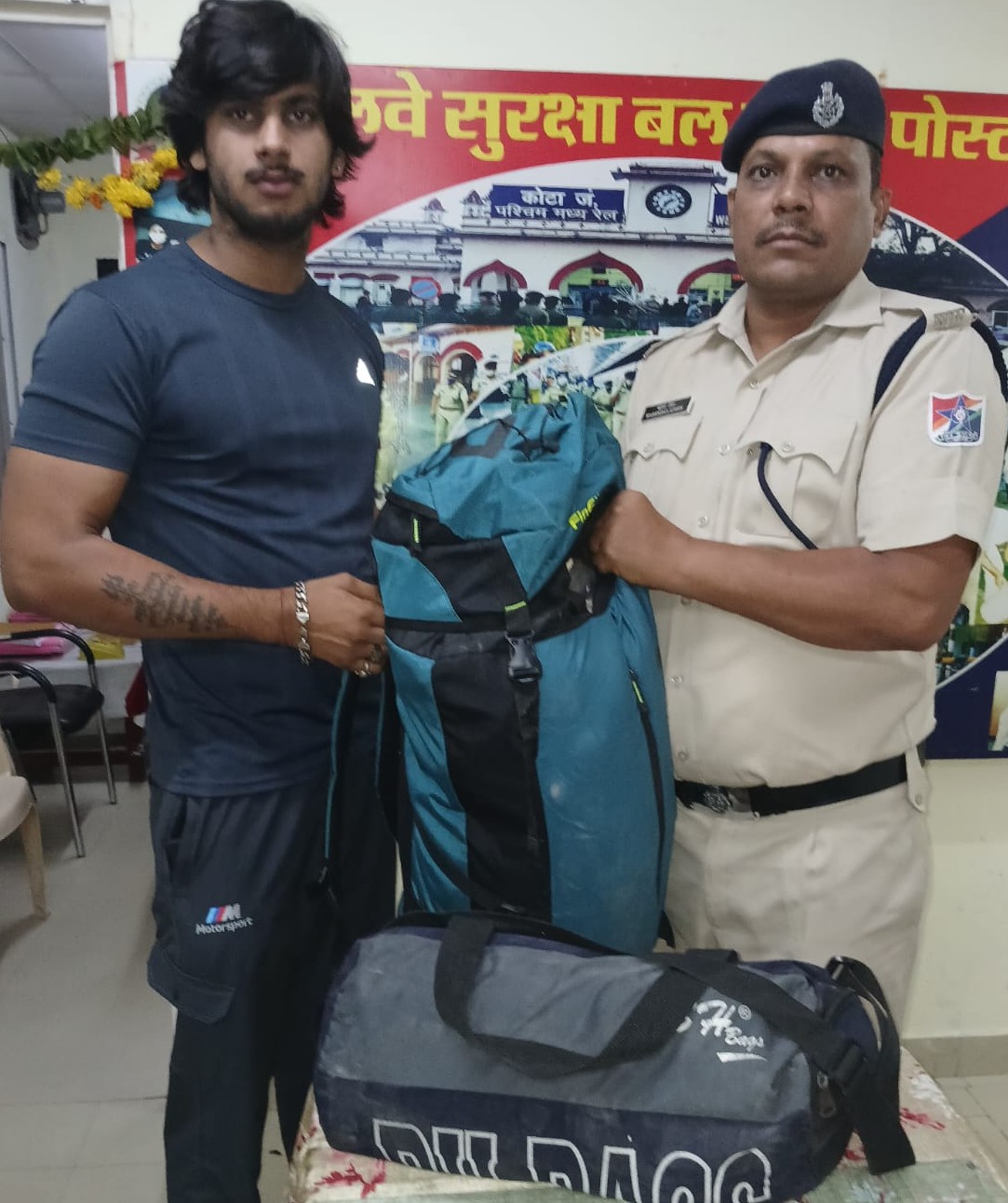 आरपीएफ की तत्परता से “ऑपरेशन अमानत” फिर बना भरोसे का प्रतीक आरपीएफ की तत्परता से “ऑपरेशन अमानत” फिर बना भरोसे का प्रतीक