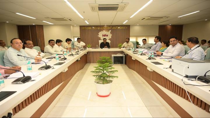 इंदौर विकास प्राधिकरण संचालक मण्डल की बैठक सम्पन्न इंदौर विकास प्राधिकरण संचालक मण्डल की बैठक सम्पन्न