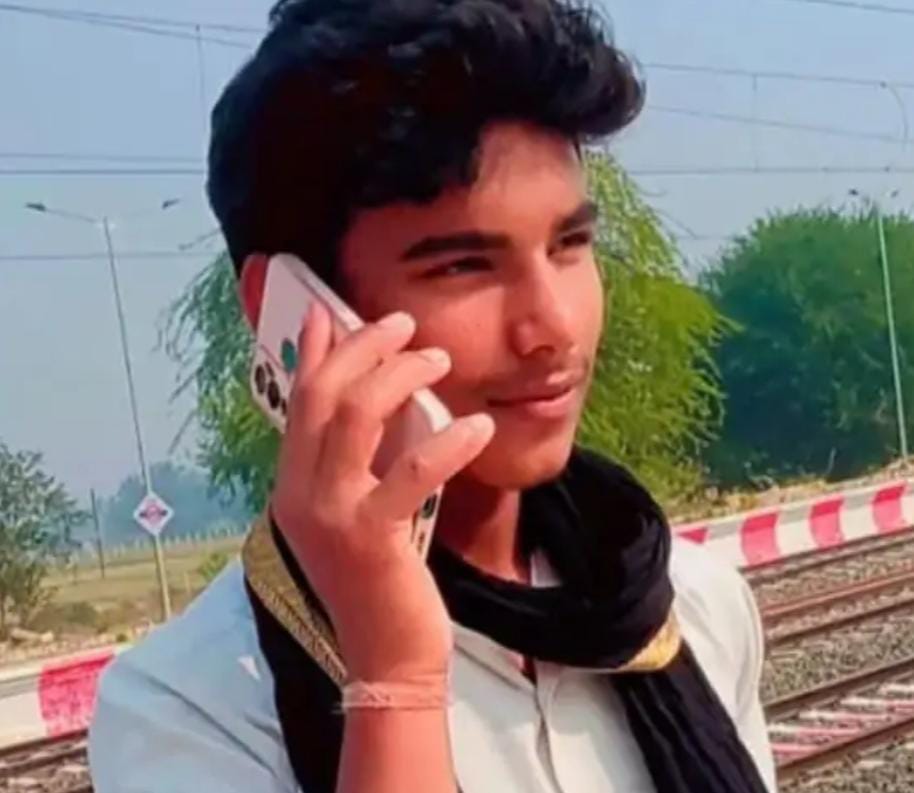 मृतक युवक की फाइल फोटो मृतक युवक की फाइल फोटो