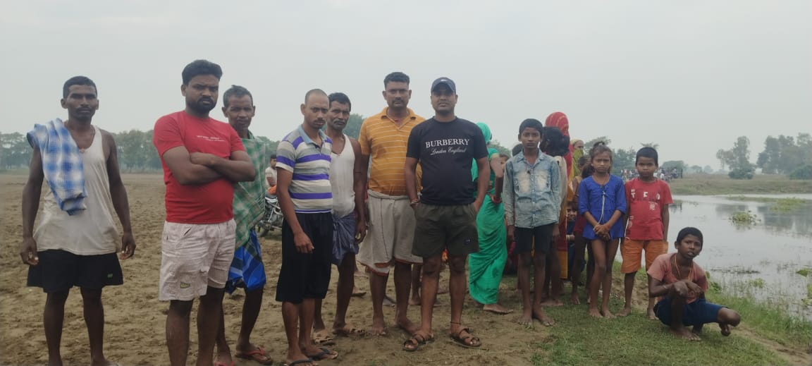 Araria Photo: A shepherd died by drowning in Panar river.