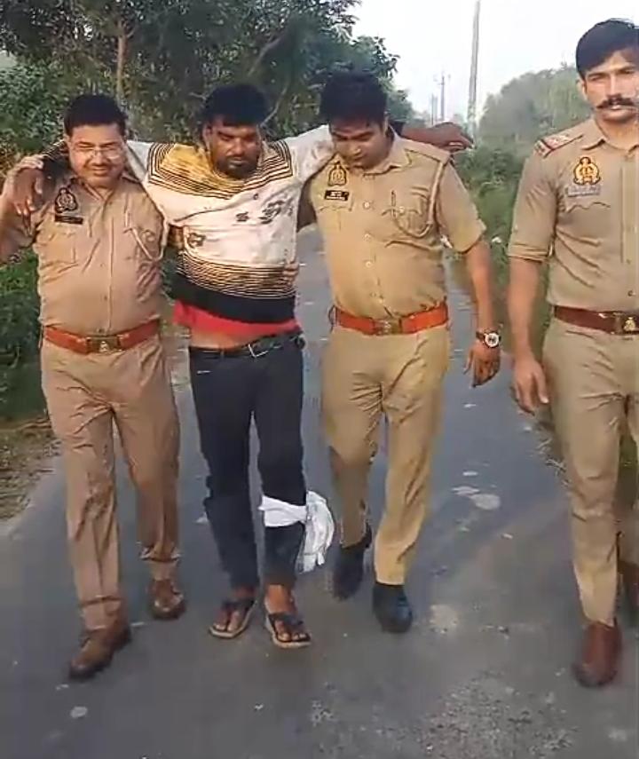 दलित किशोरी से छेड़खानी करने के आरोपित अनवर अली मुठभेड़ के बाद गिरफ्तार। दलित किशोरी से छेड़खानी करने के आरोपित अनवर अली मुठभेड़ के बाद गिरफ्तार।