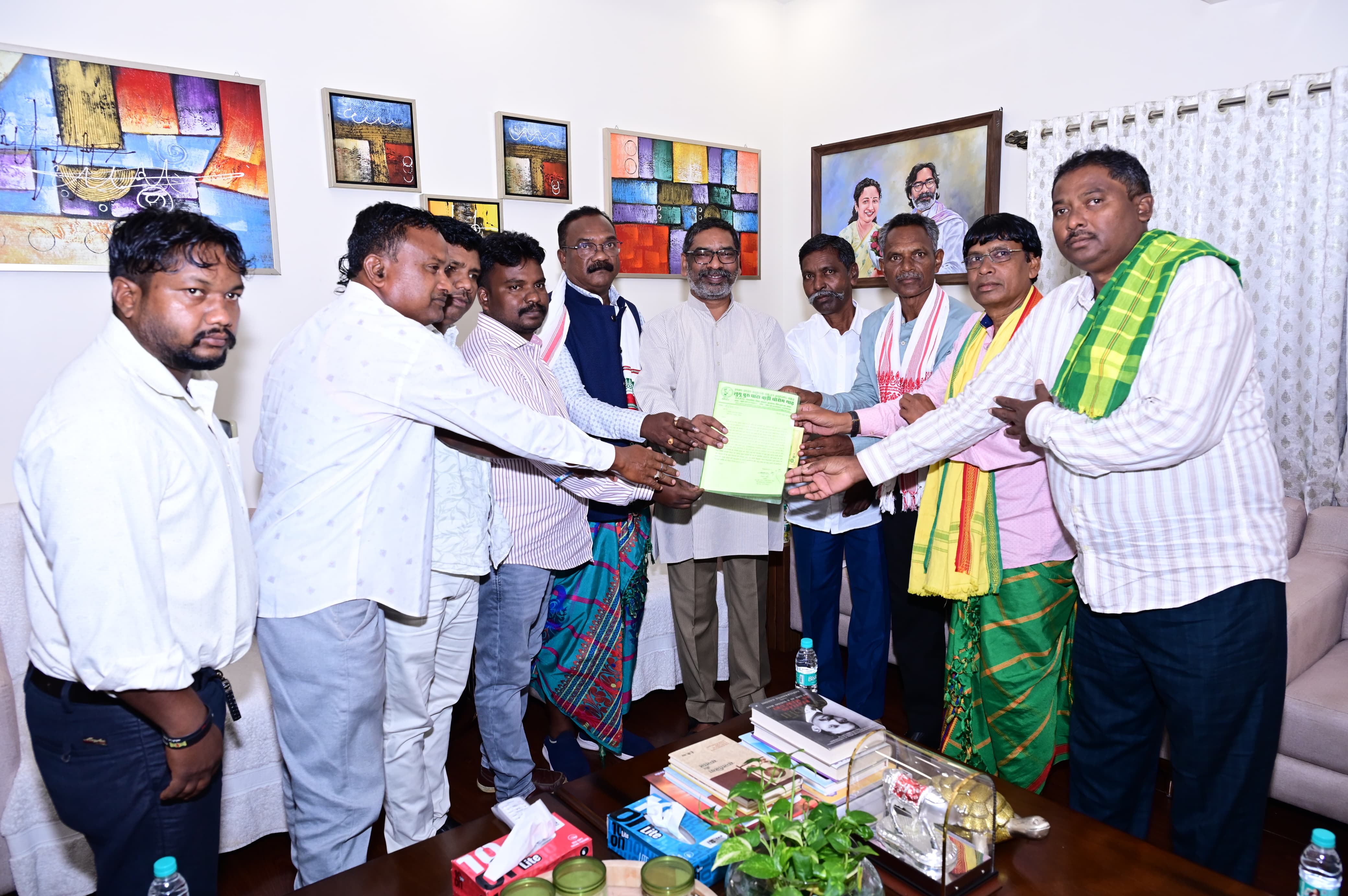 मुख्यमंत्री सहित अन्य मुख्यमंत्री सहित अन्य