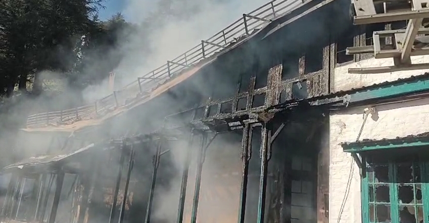 शिमला में लॉज में आग शिमला में लॉज में आग