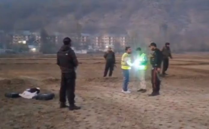 कुपवाड़ा के हंदवाड़ा में एक रहस्यमयी विस्फोट में चार लड़के घायल