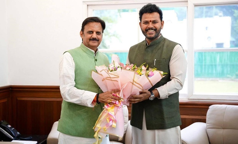 केन्द्रीय मंत्री नायडू से मिले मप्र के उप मुख्यमंत्री केन्द्रीय मंत्री नायडू से मिले मप्र के उप मुख्यमंत्री