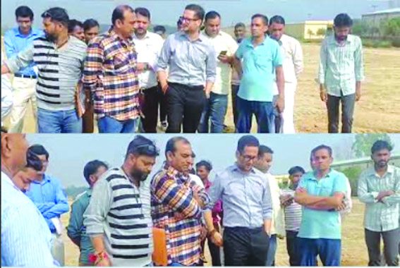 निरीक्षण करते हुए