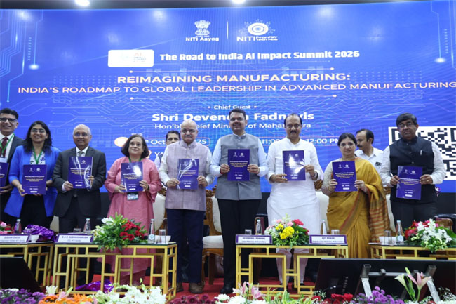 फोटो: पुणे में 'द रोड टू इंडिया एआई इम्पैक्ट समिट 2026' सम्मेलन को संबोधित करते हुए मुख्यमंत्री देवेंद्र फडणवीस फोटो: पुणे में 'द रोड टू इंडिया एआई इम्पैक्ट समिट 2026' सम्मेलन को संबोधित करते हुए मुख्यमंत्री देवेंद्र फडणवीस