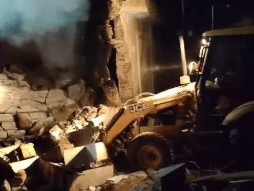 ब्लास्ट में एक मरा ब्लास्ट में एक मरा