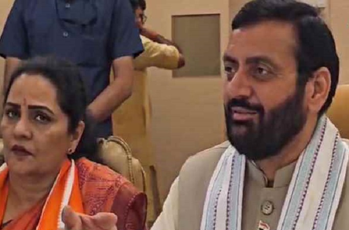 हरियाणा के मुख्यमंत्री नायब सिंह सैनी पेस काॅफरेंस में