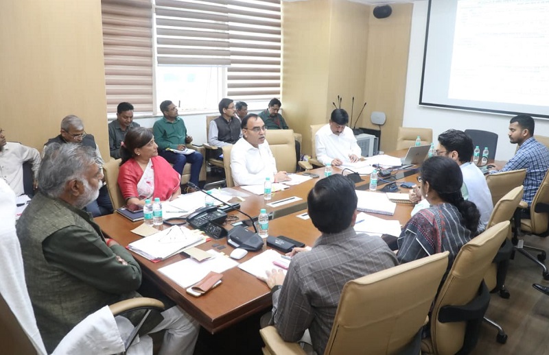 पंचायत और ग्रामीण विकास की विभागीय समीक्षा बैठक