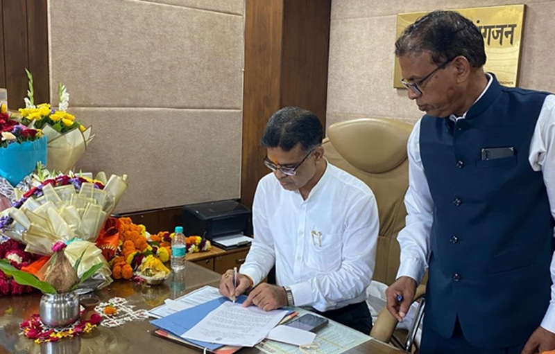 डॉ. अजय खेमरिया ने संभाला आयुक्त दिव्यांगजन का कार्यभार डॉ. अजय खेमरिया ने संभाला आयुक्त दिव्यांगजन का कार्यभार