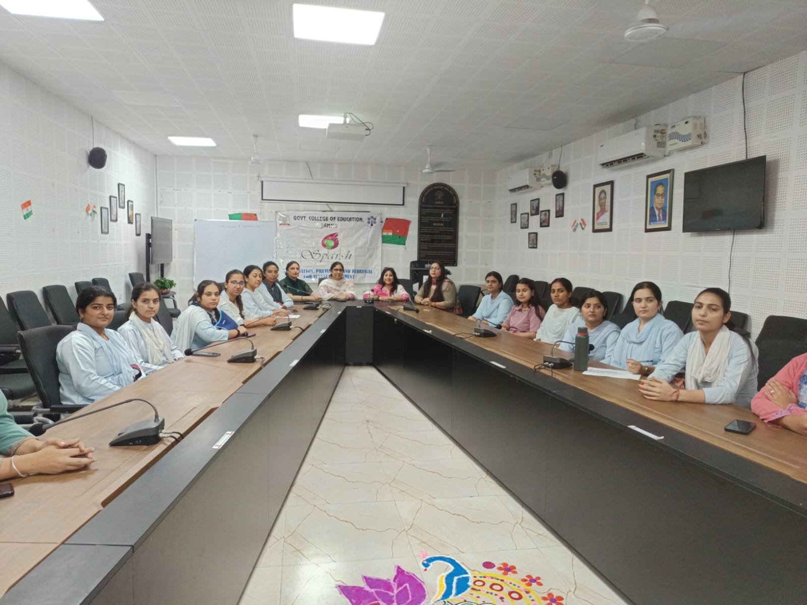 जीसीओई जम्मू में पोश समिति द्वारा लिंग संवेदीकरण पर फिल्म प्रदर्शन जीसीओई जम्मू में पोश समिति द्वारा लिंग संवेदीकरण पर फिल्म प्रदर्शन