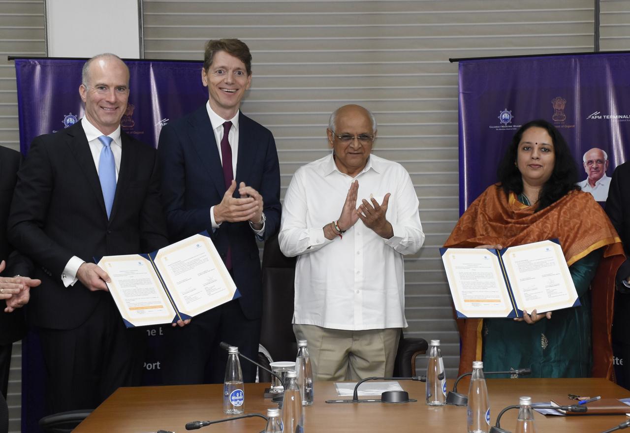 मुख्यमंत्री की उपस्थिति में गांधीनगर में एमओयू हुआ