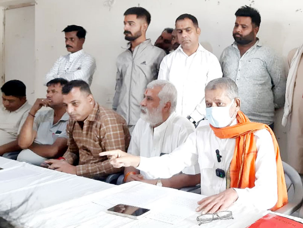 विधायक की कार्यप्रणाली पर राजकुमार किराडू ने उठाए सवाल, शीर्ष नेतृत्व और संघ प्रमुख काे कराएंगे अवगत विधायक की कार्यप्रणाली पर राजकुमार किराडू ने उठाए सवाल, शीर्ष नेतृत्व और संघ प्रमुख काे कराएंगे अवगत