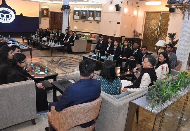 कानपुर के विधि छात्र विधान सभा अध्यक्ष से रूबरू कानपुर के विधि छात्र विधान सभा अध्यक्ष से रूबरू