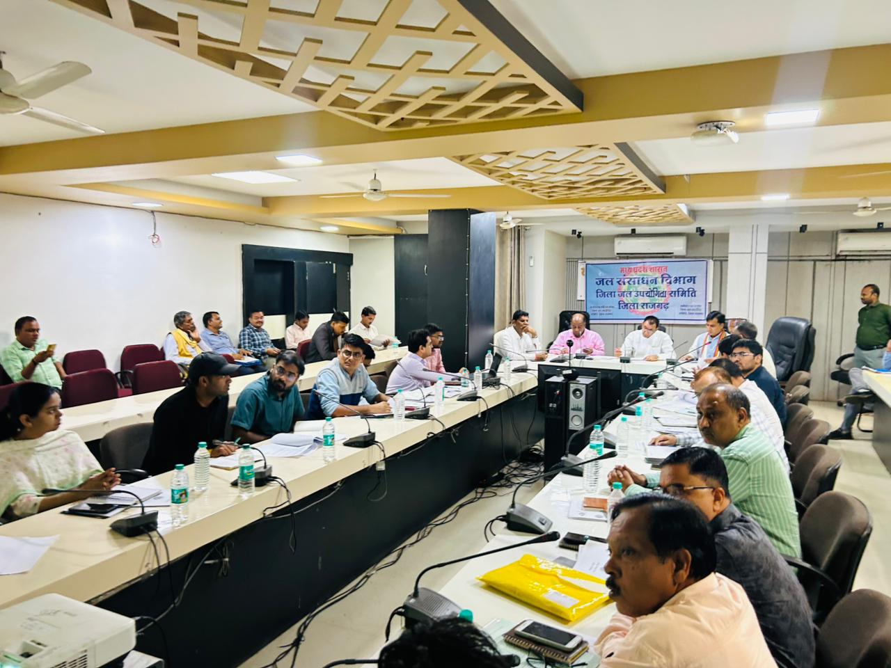 तोड़ने वालों पर करें कार्रवाई-राज्यमंत्री तोड़ने वालों पर करें कार्रवाई-राज्यमंत्री