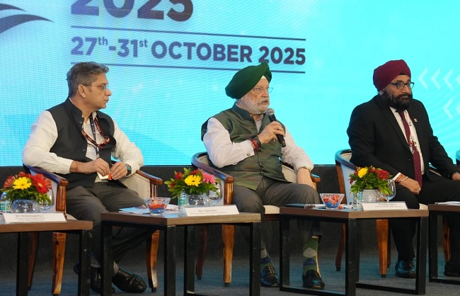 कार्यक्रम को संबोधित करते हुए पेट्रोलियम मंत्री हरदीप सिंह  पुरी