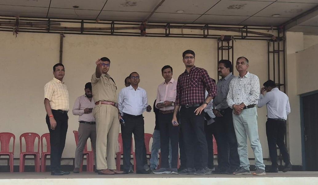 कोरबा कलेक्टर और एसपी ने किया राज्योत्सव स्थल का निरीक्षण, तैयारियों को लेकर अधिकारियों को दिए आवश्यक निर्देश कोरबा कलेक्टर और एसपी ने किया राज्योत्सव स्थल का निरीक्षण, तैयारियों को लेकर अधिकारियों को दिए आवश्यक निर्देश