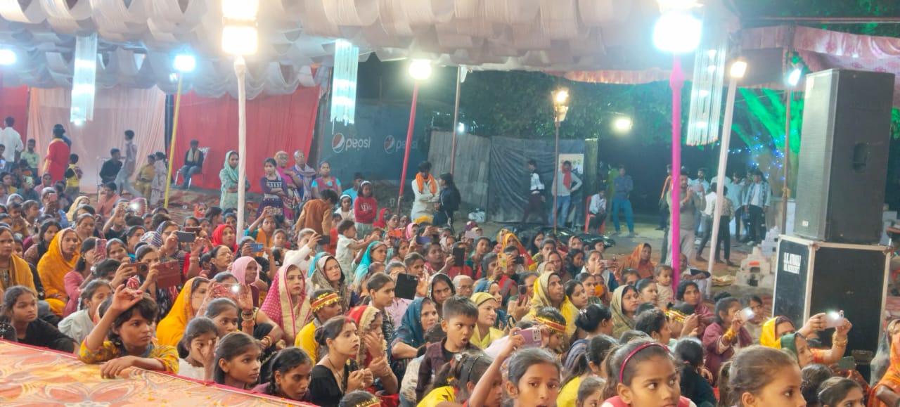 छठ पूजा पर मुरार नगर में माता जागरण का आयोजन,भक्ति गीतों पर झुमे लोग छठ पूजा पर मुरार नगर में माता जागरण का आयोजन,भक्ति गीतों पर झुमे लोग