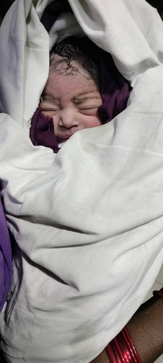 नवजात बच्ची की फोटो नवजात बच्ची की फोटो