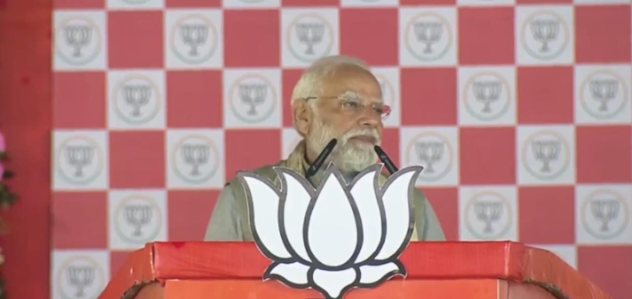 पीएम मोदी बिहार में मुजफ्फरपुर जिले के मोतीपुर में जनसभा को संबोधित करते हुए