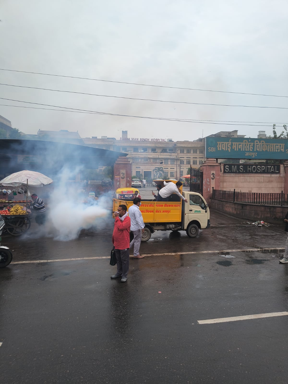 सवाई मानसिंह अस्पताल एवं मुख्य मार्गों की सफाई के लिए चलाया गया विशेष सफाई अभियान सवाई मानसिंह अस्पताल एवं मुख्य मार्गों की सफाई के लिए चलाया गया विशेष सफाई अभियान
